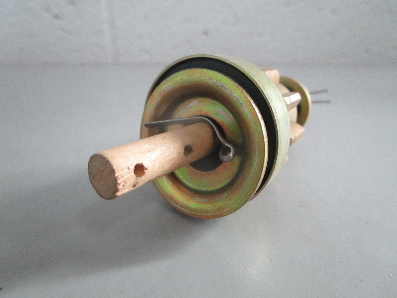NEW OEM 384785 0384785 480219 OMC Johnson Evinrude Starter Drive 0820