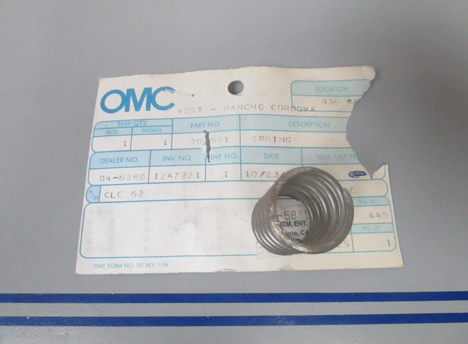 *NEW OEM* 0810 OMC Johnson Evinrude Spring 305591 0305591