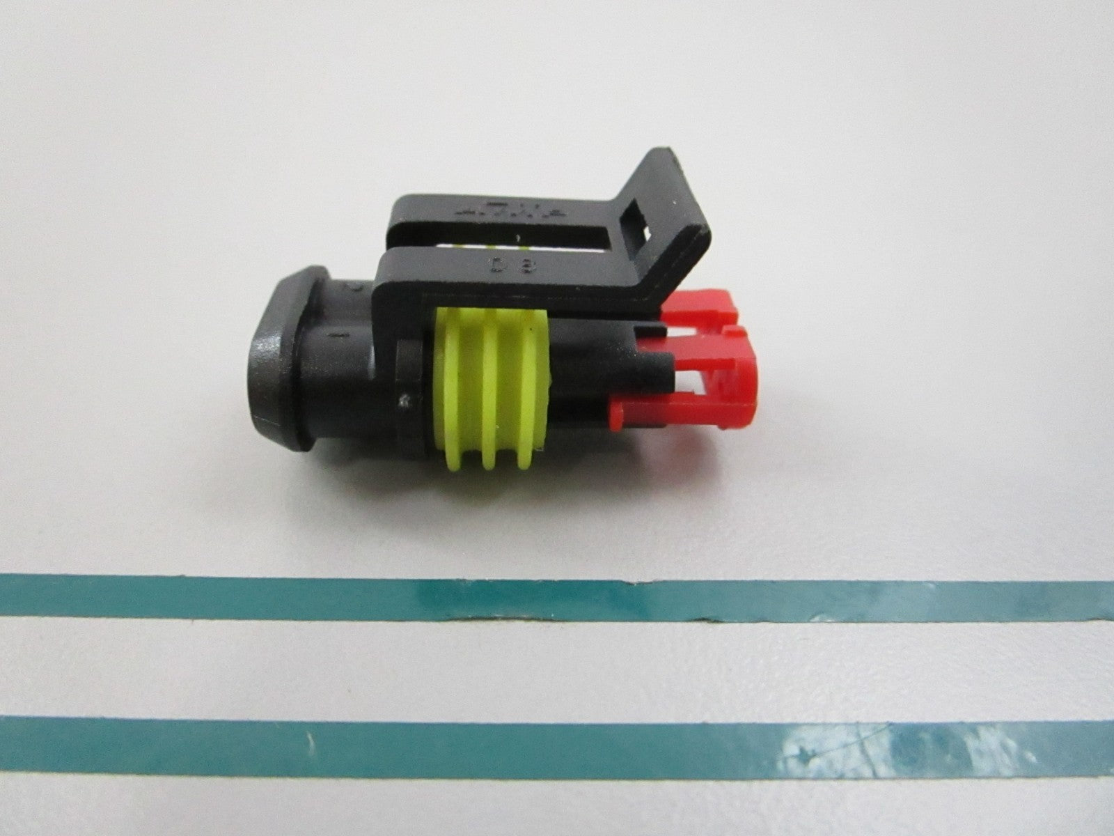 NEW OEM 3011153 OMC Johnson Evinrude 2 Position Plug Connector & Seal 0810