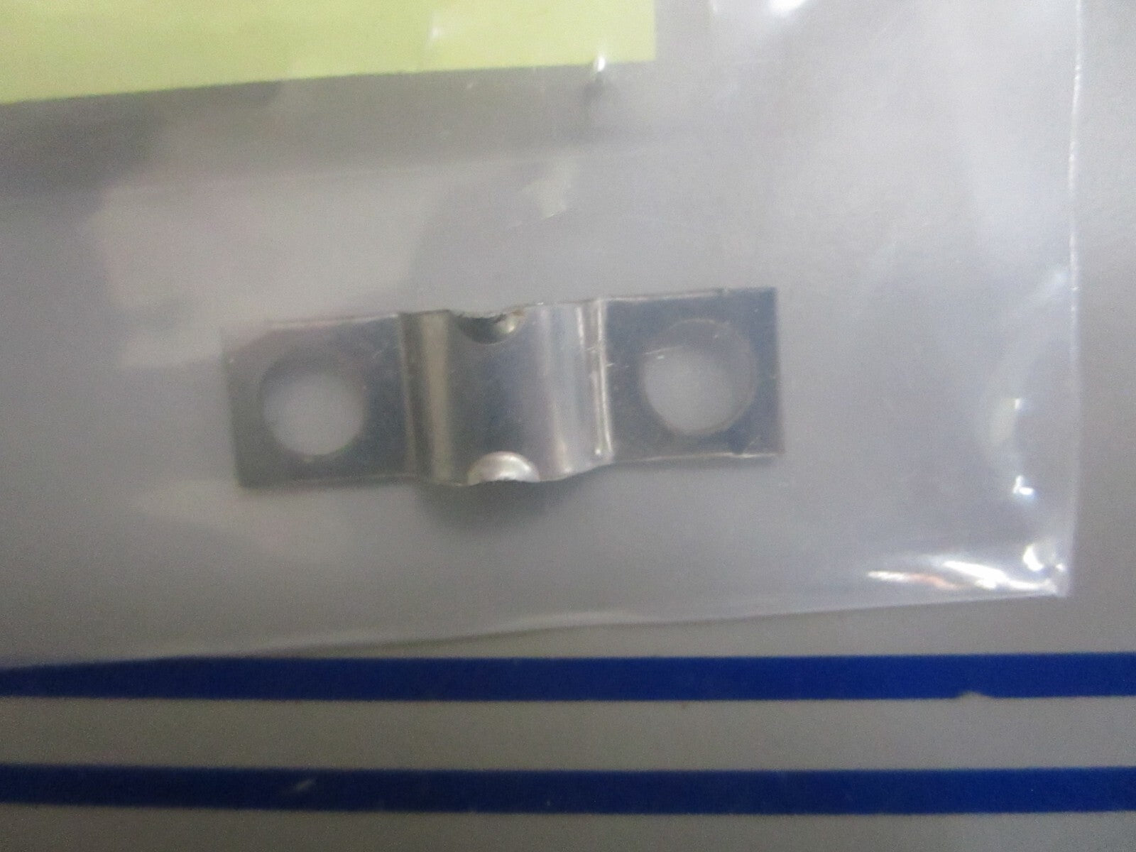 *NEW OEM* 0810 OMC Johnson Evinrude Clamp 319067 0319067