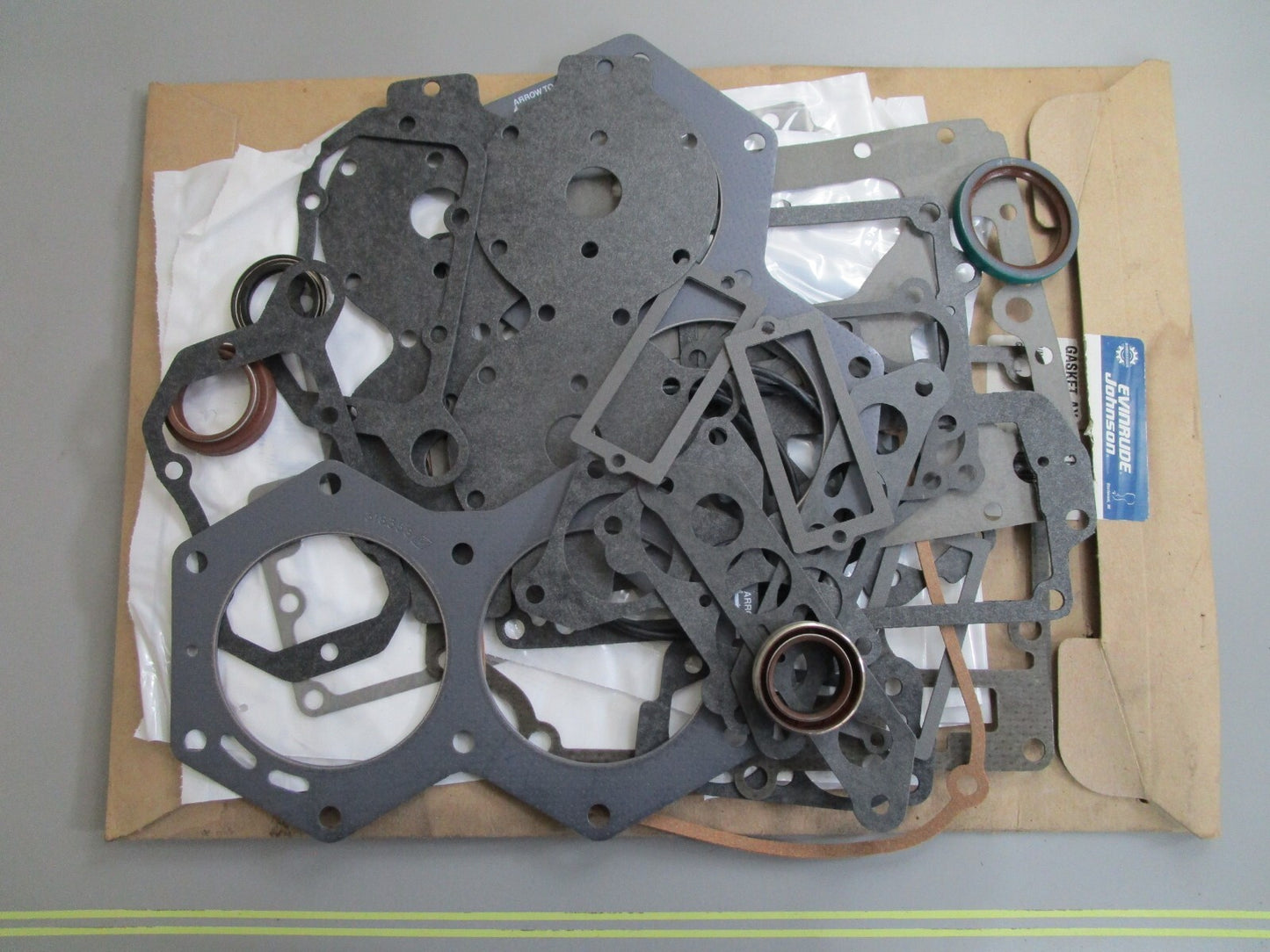 *NEW OEM* 0820 OMC Johnson Evinrude Powerhead Gasket Set 439085 0439085