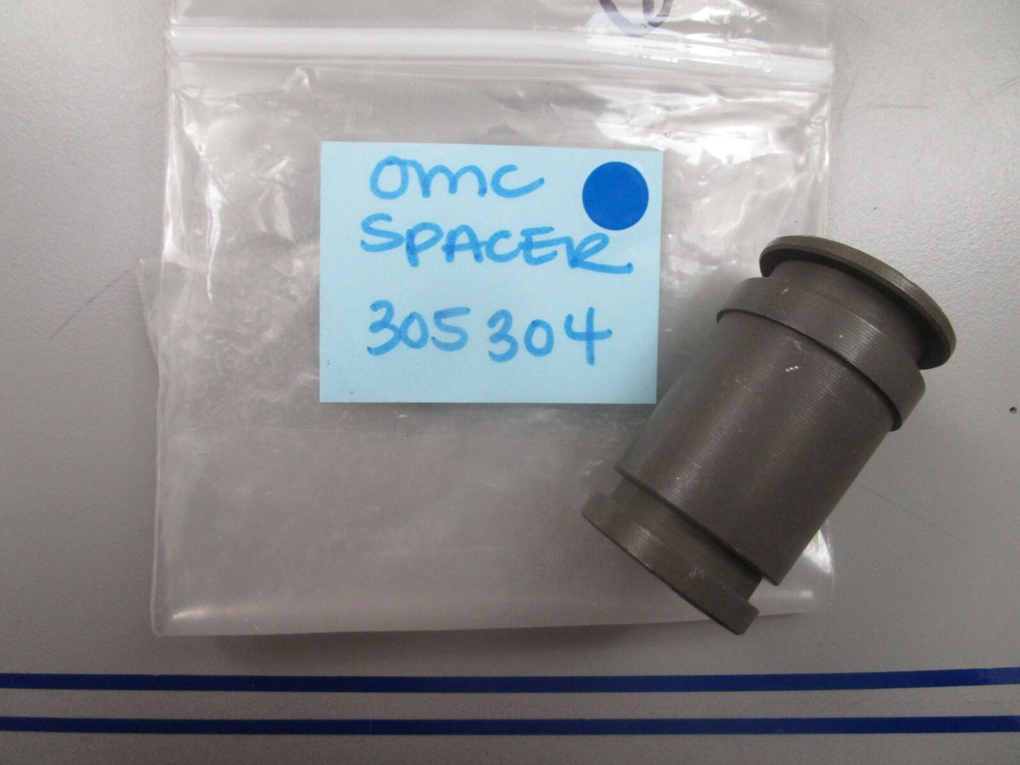 *NEW OEM* 0770 OMC Johnson Evinrude Spacer 305304 0305304