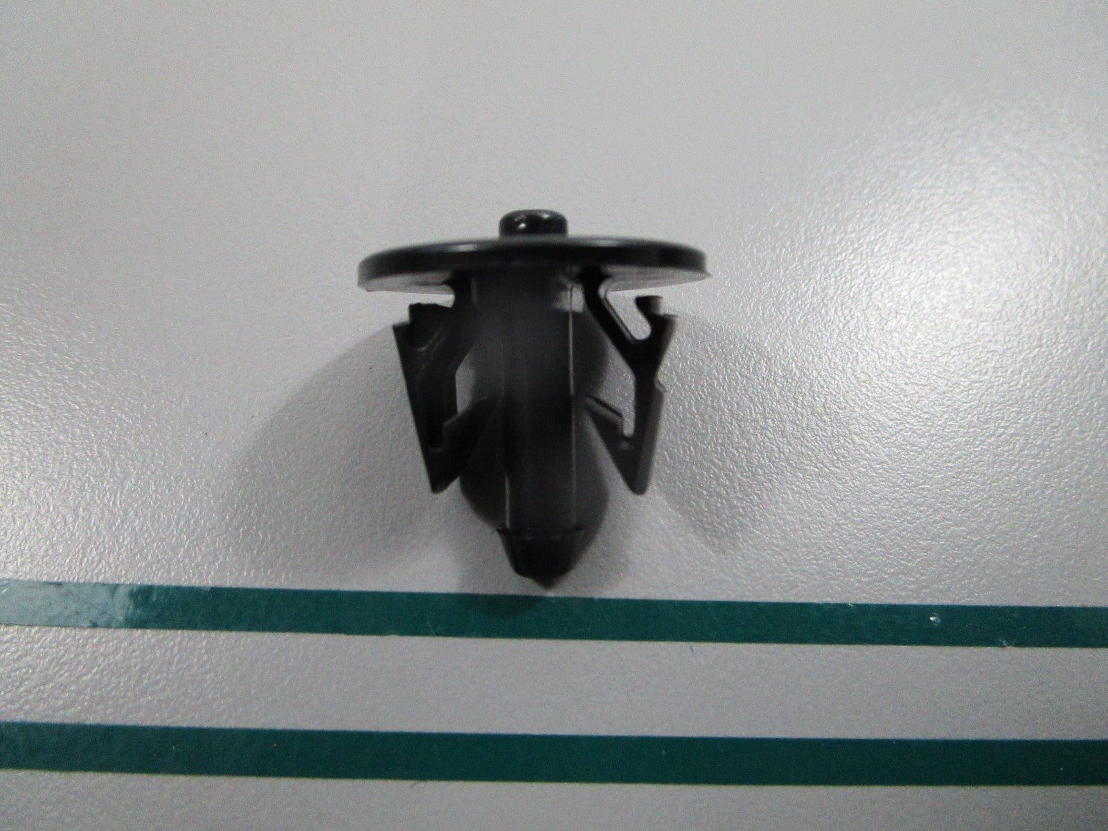NEW OEM 321885 0321885 OMC Johnson Evinrude Nipple 0810