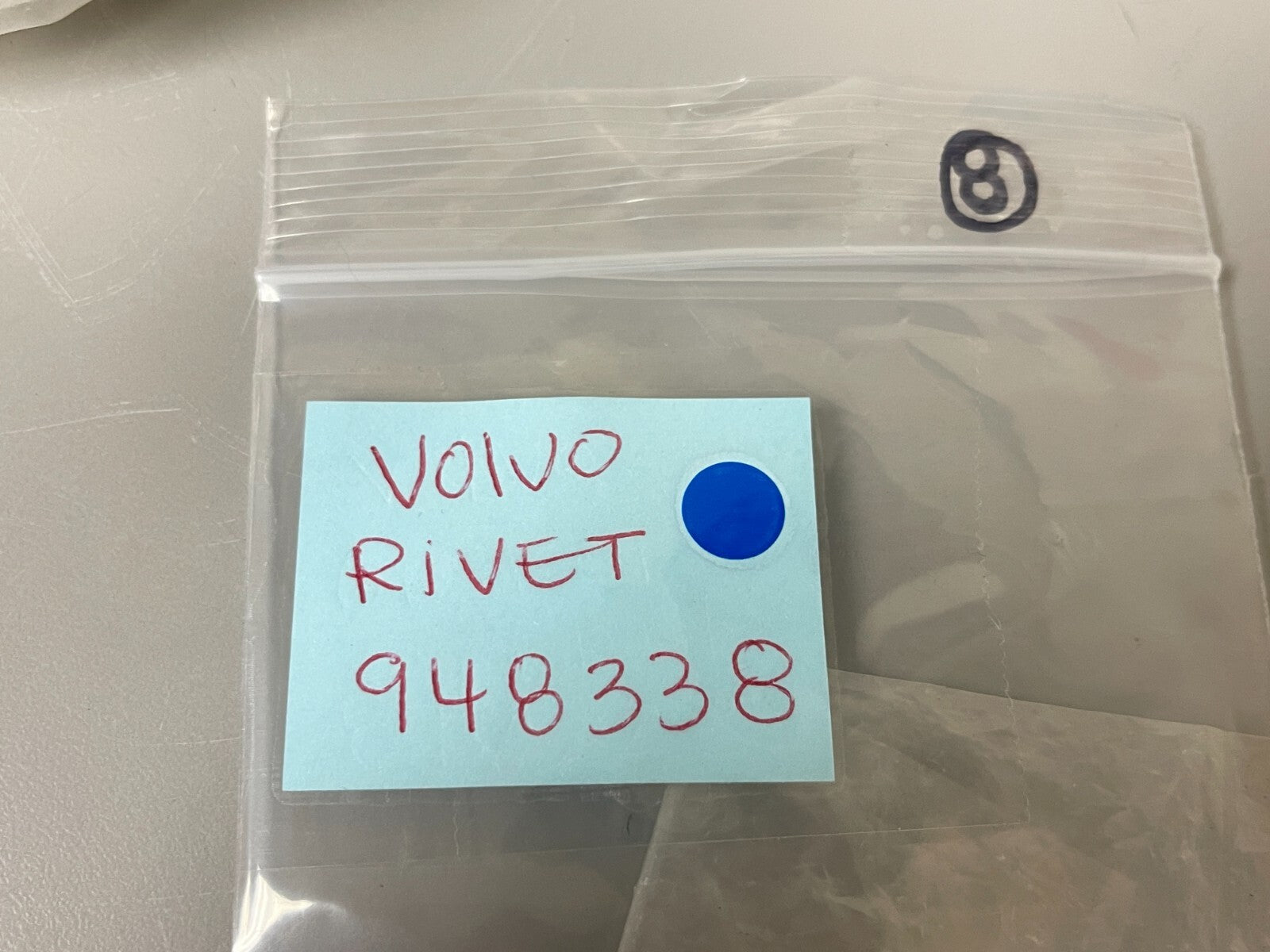 *NEW OEM* 0810 Volvo Penta Rivet 948338
