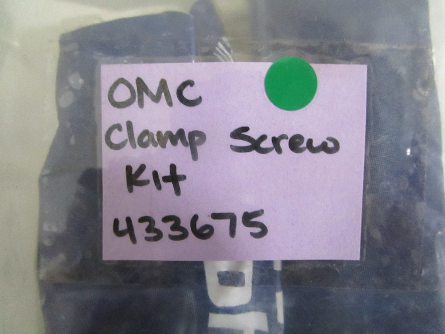 NEW OEM 433675 0433675 OMC Johnson Evinrude Clamp Screw Kit 0820