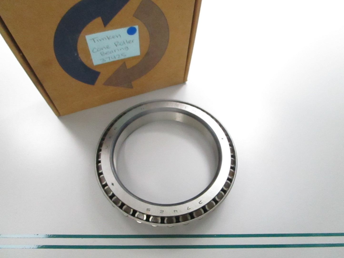 NEW 37425 Timken Cone Roller Bearing 0810