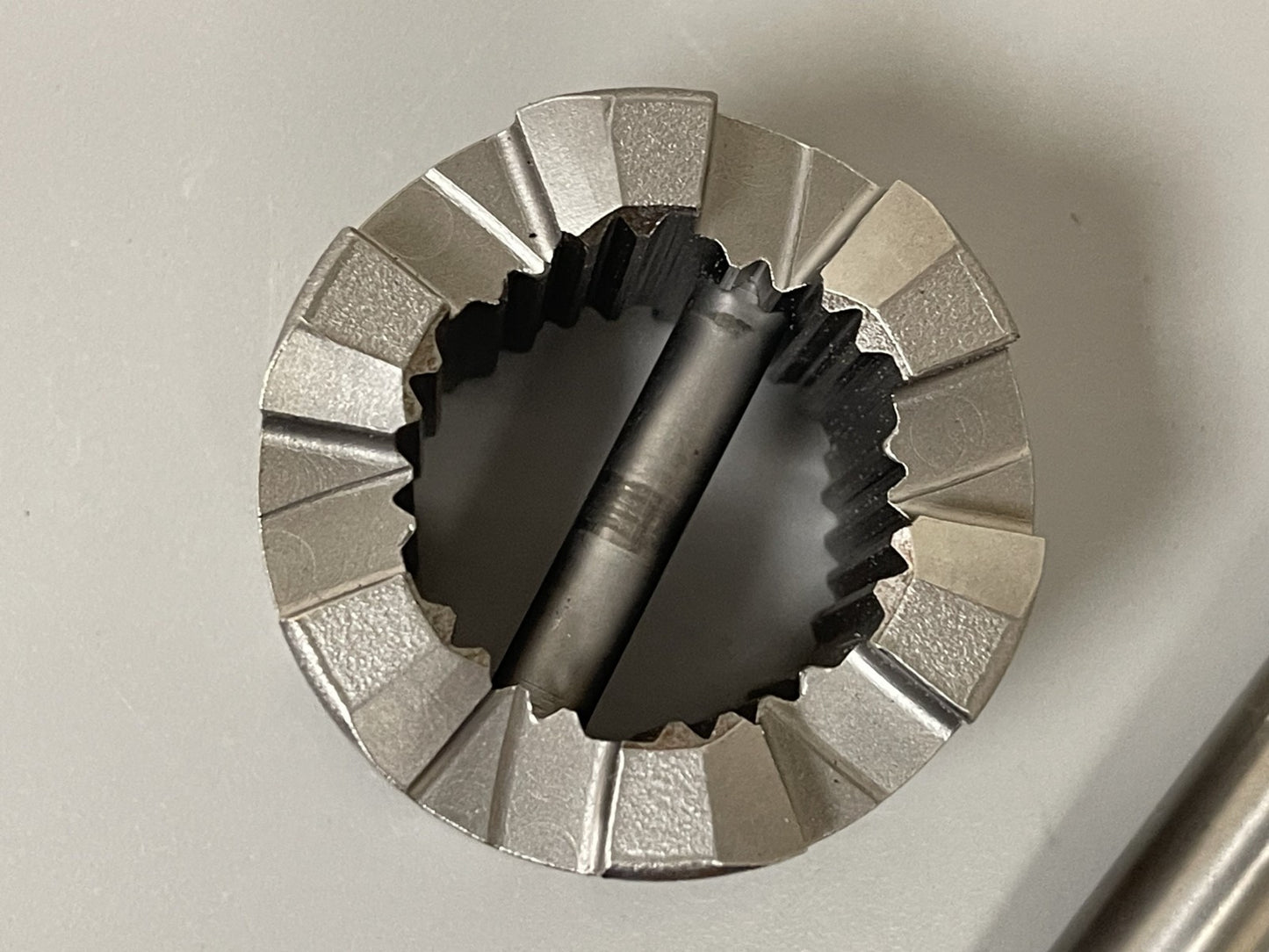 NEW OEM 337774 Johnson Evinrude Clutch Dog 0670