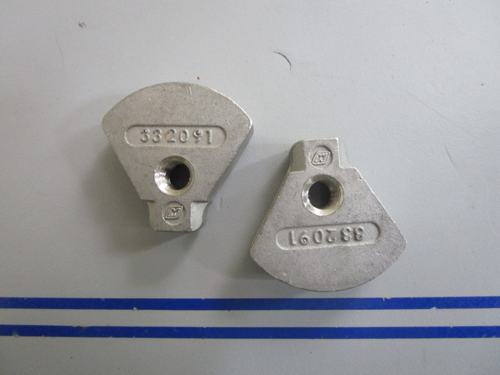 *NEW OEM* (LOT OF 2) 0810 OMC Johnson Evinrude Retainer 332091 0332091