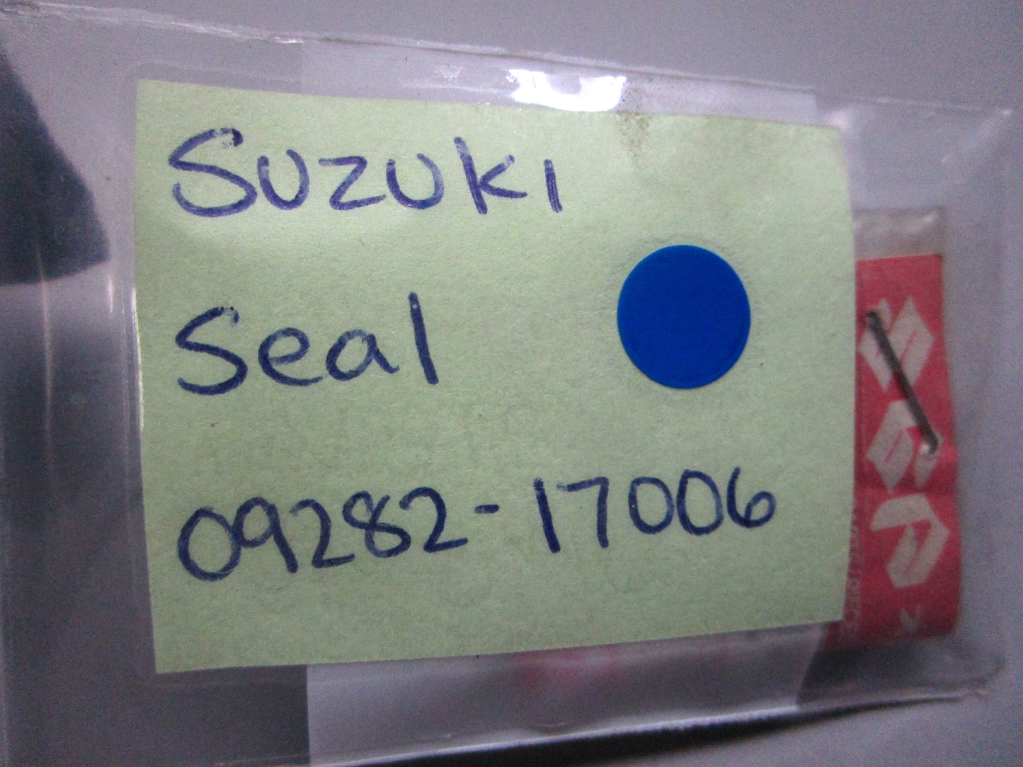 *NEW OEM* 0810 Suzuki Seal 09282-17006