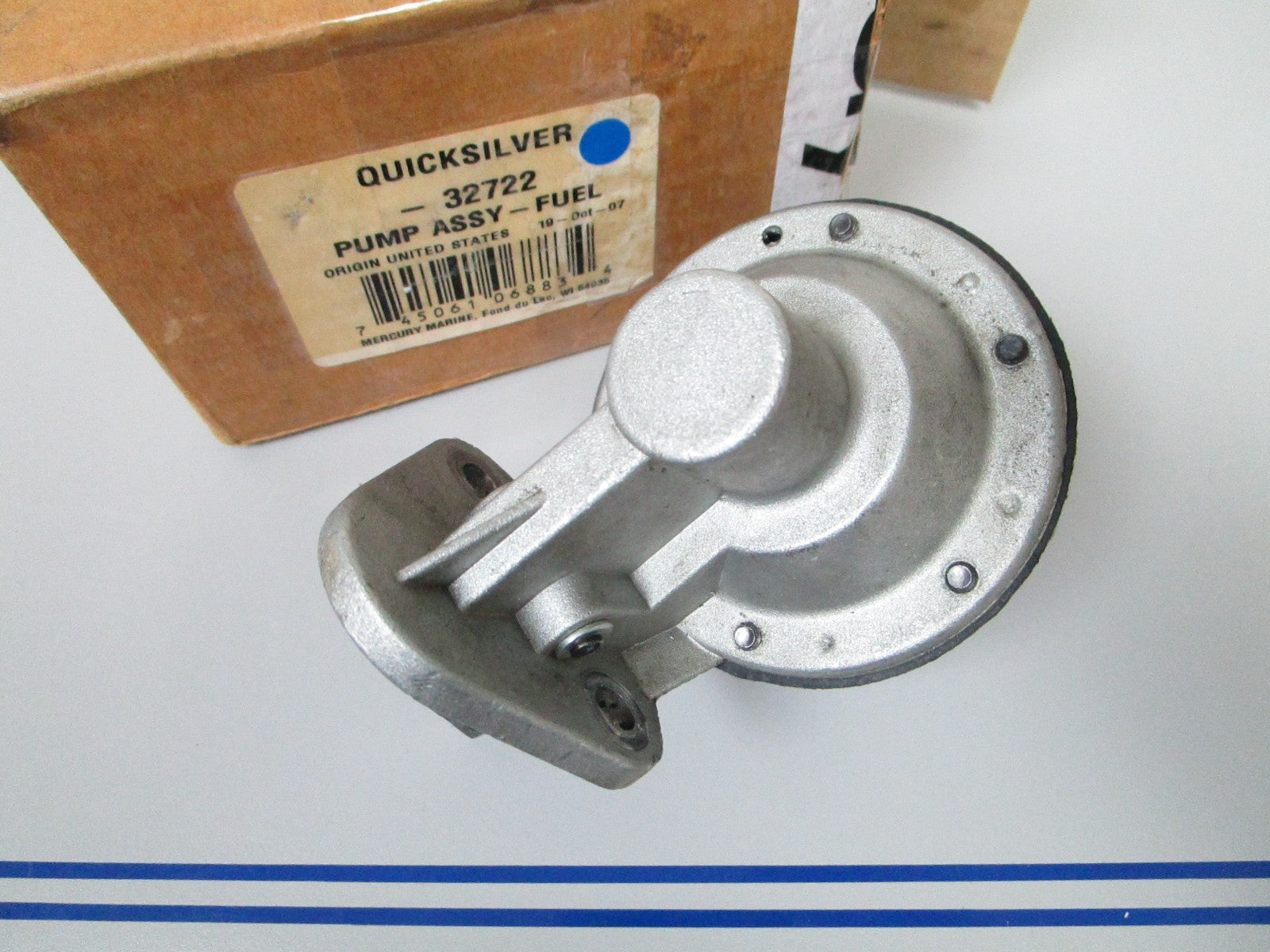 NEW OEM 32722 Mercury Quicksilver Fuel Pump Assembly 0720