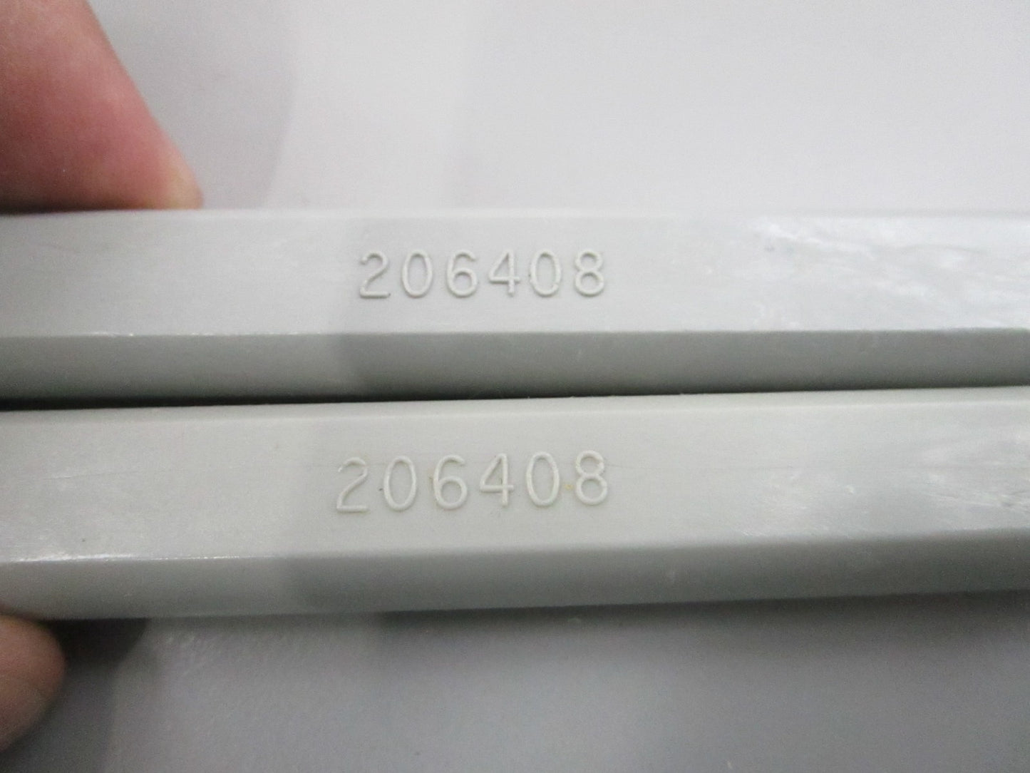 OMC Johnson Evinrude NEW OEM Casing Guide 206408 0206408 (LOT OF 2) 0810