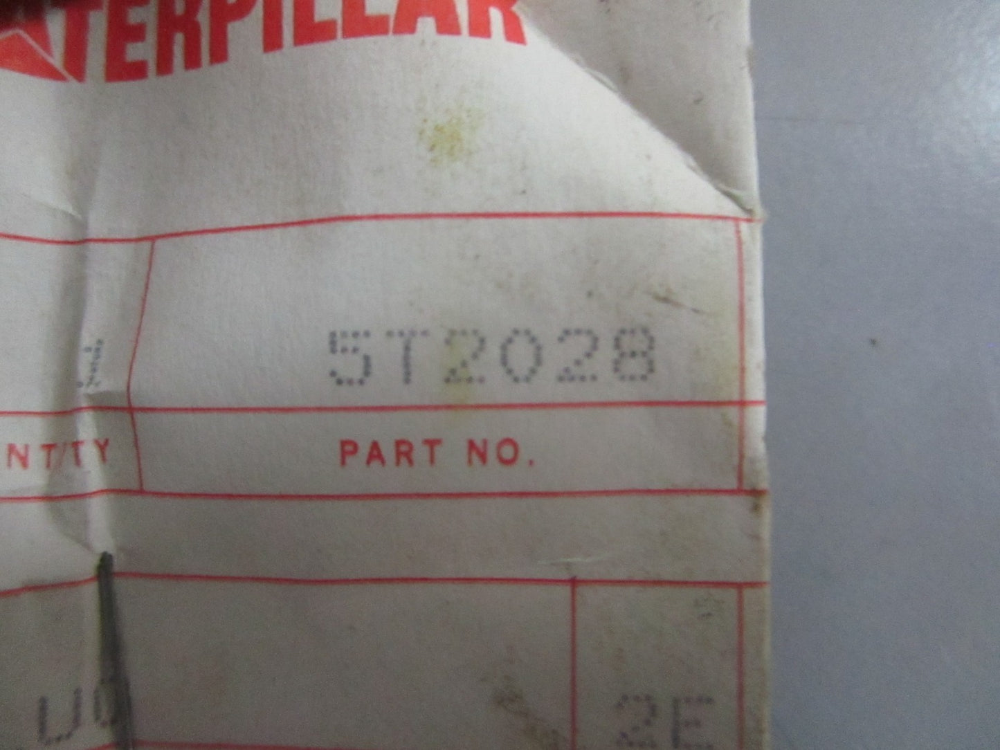 NEW OEM 5T-2028 CAT Plug 0820