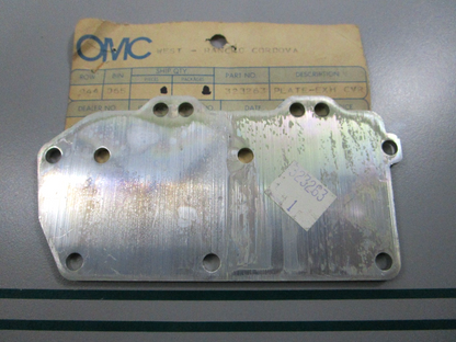 NEW OEM 323263 0323263 OMC Johnson Evinrude Exhaust Plate Cover 0810