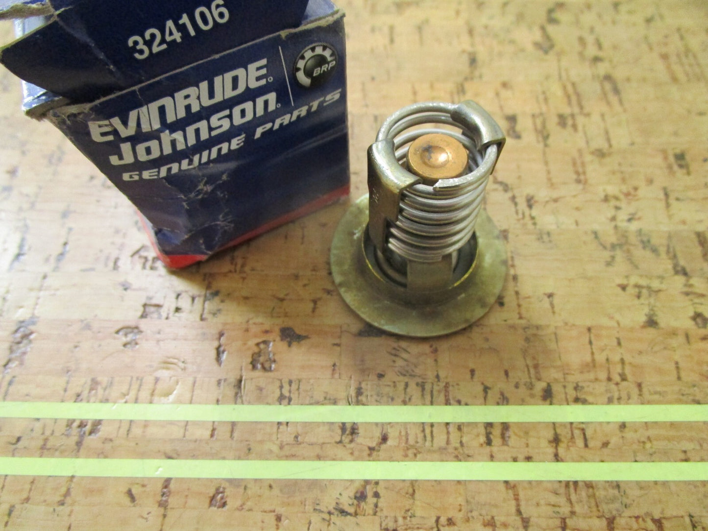 *NEW OEM* 0810 OMC Johnson Evinrude Thermostat Assembly 3853983