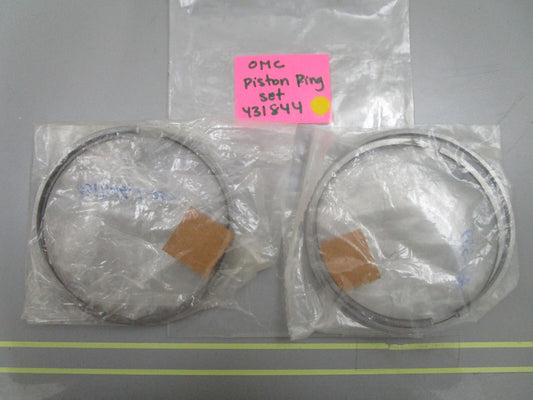 *NEW OEM* (LOT OF 2) 0810 OMC Johnson Evinrude Piston Ring Set 431844 0431844