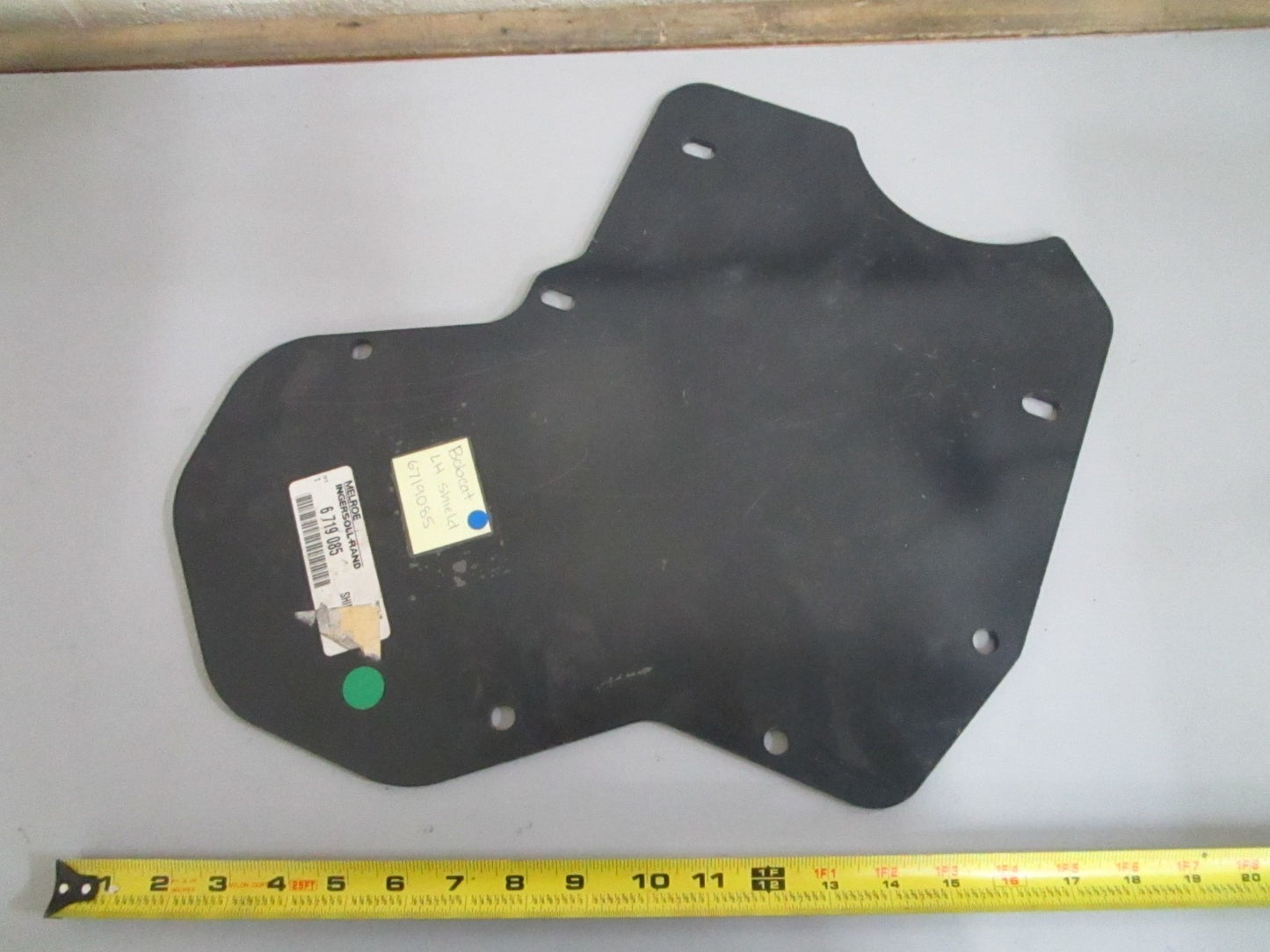 *NEW OEM* 0820 Bobcat LH Shield 6719085