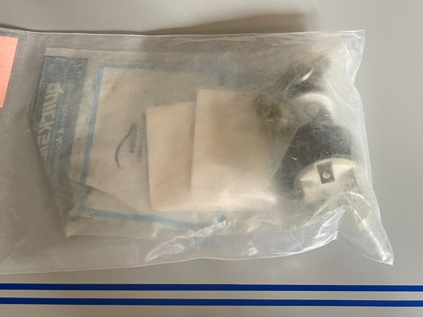 *NEW OEM* 0810 Mercury Quicksilver Key & Switch Assembly 802094