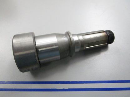 NEW OEM 907738 0907738 OMC Johnson Evinrude Upper Driveshaft Pinion Shaft 0720