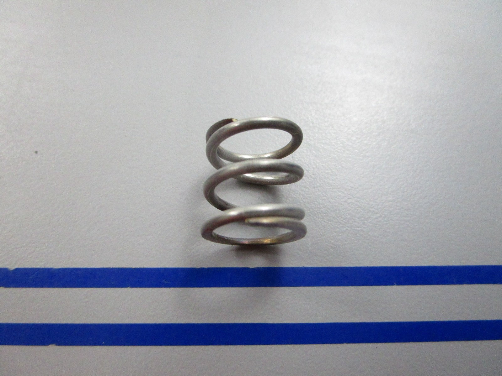 NEW OEM 336179 0336179 OMC Johnson Evinrude Spring 0810