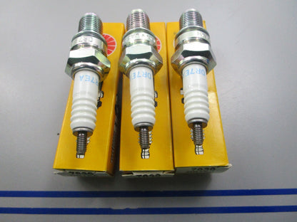 NEW (LOT OF 3) DR7EA NGK Spark Plug 0810