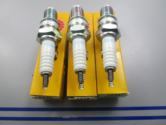 NEW (LOT OF 3) DR7EA NGK Spark Plug 0810