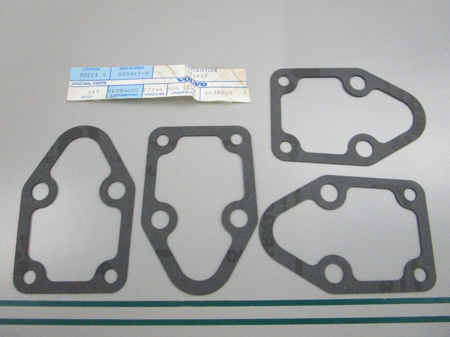 NEW OEM (LOT OF 4) 835087 Volvo Penta Gasket 0810