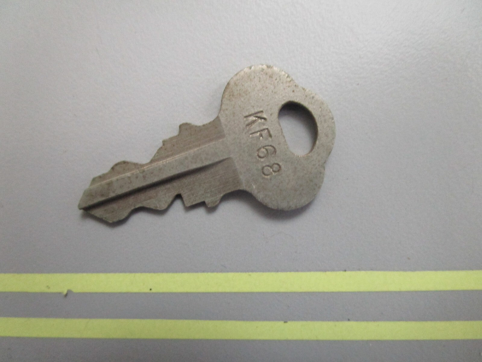 *NEW OEM* 0810 OMC Johnson Evinrude Ignition Key KF68 501583 0501583