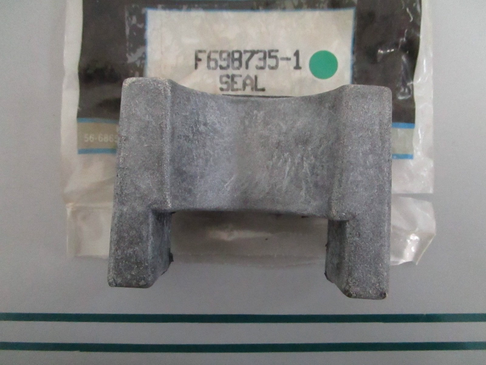 NEW OEM F698735-1 Mercury Quicksilver Seal 0820
