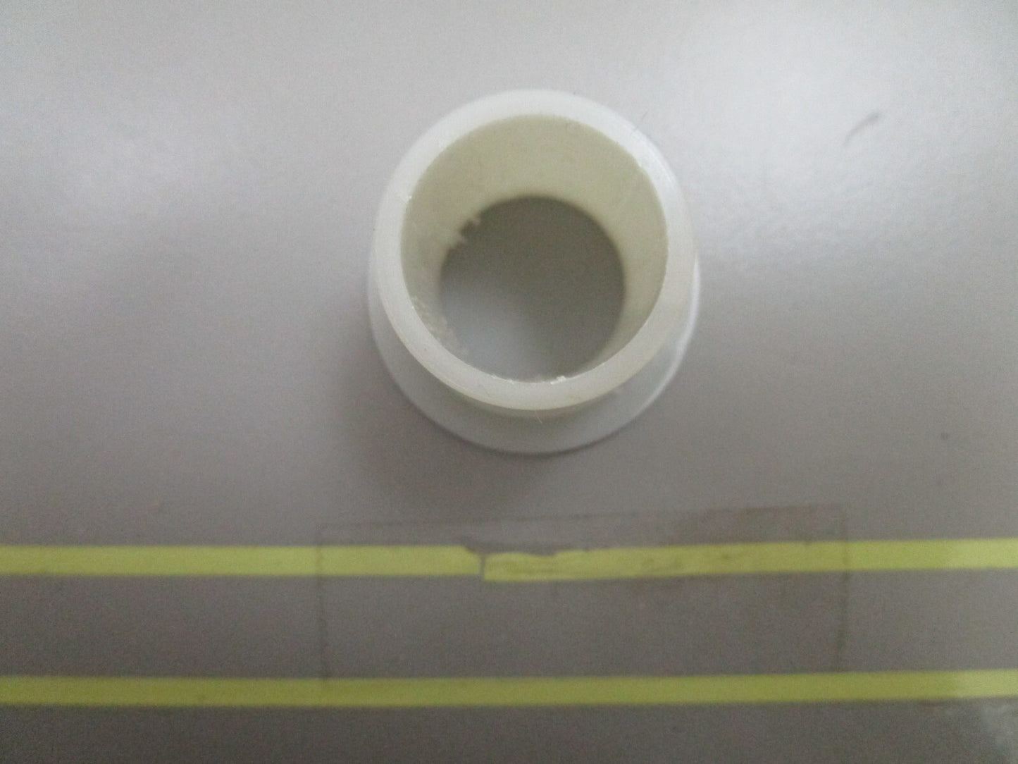 *NEW OEM* 0810 Volvo Penta Bushing 853223