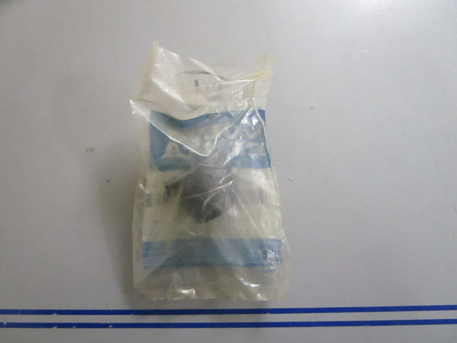 *NEW OEM* 0810 Volvo Penta Plug 3851385-9