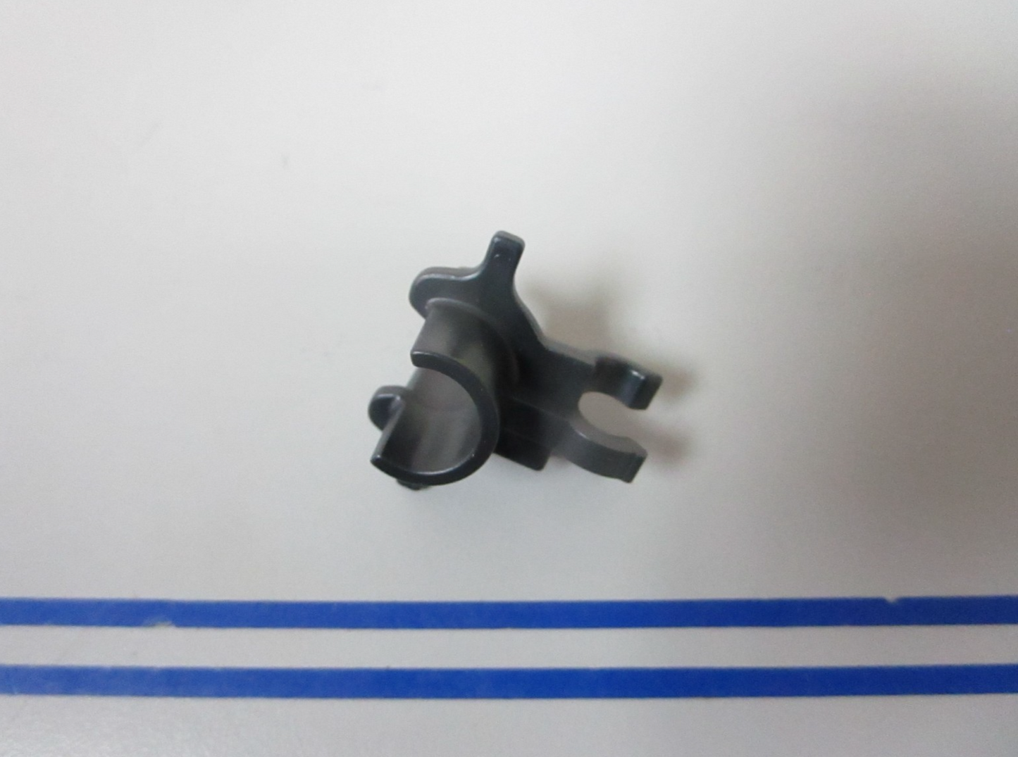 *NEW OEM* 0810 OMC Johnson Evinrude High Tension Lead Retainer 350071 0350071