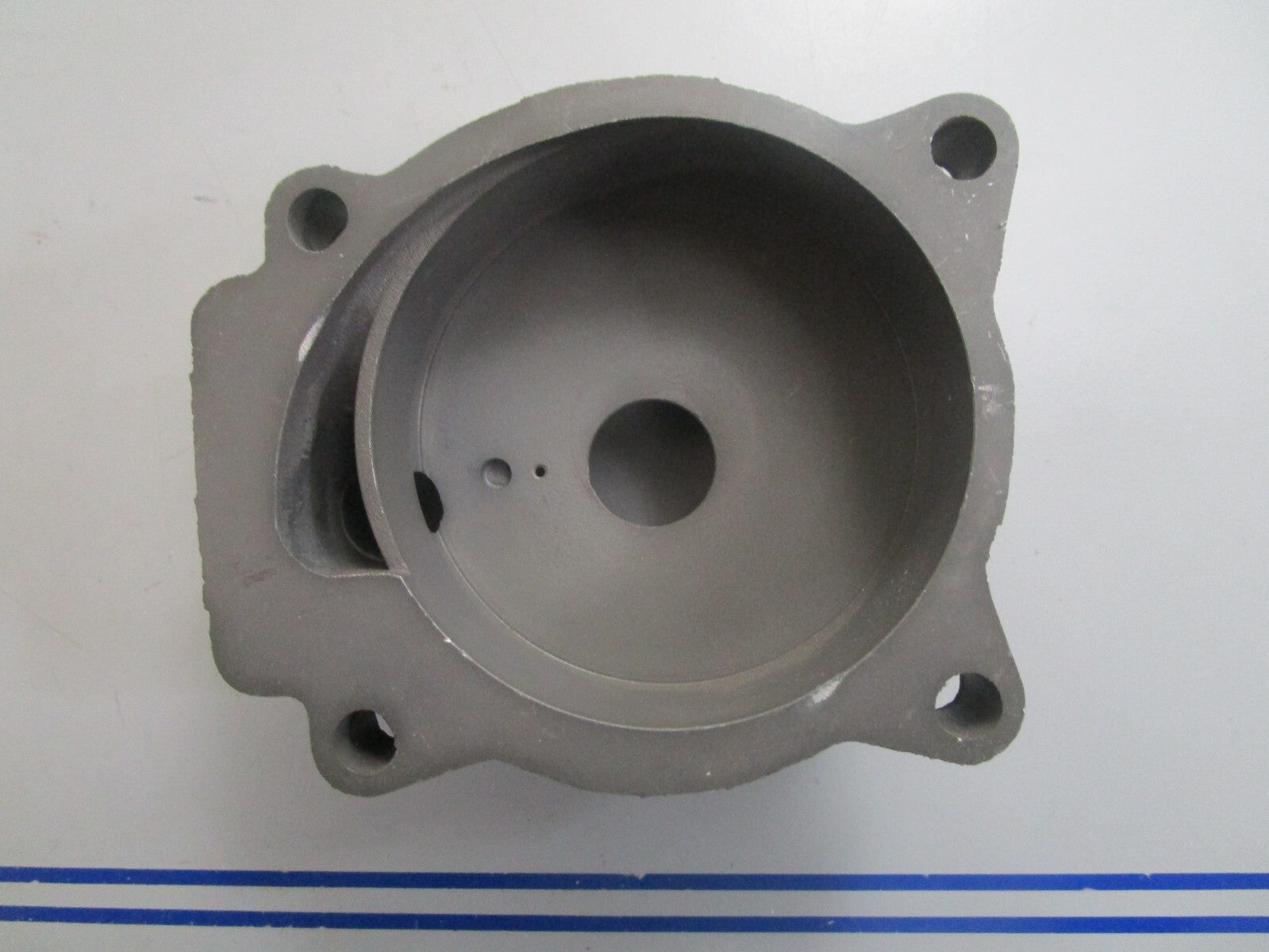 *NEW OEM* 0810 OMC Johnson Evinrude Water Pump Housing 319277 0319277