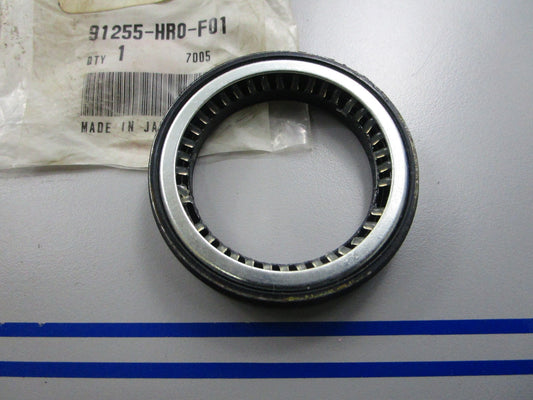 *NEW OEM* 0810 Honda Seal 91255-HR0-F01