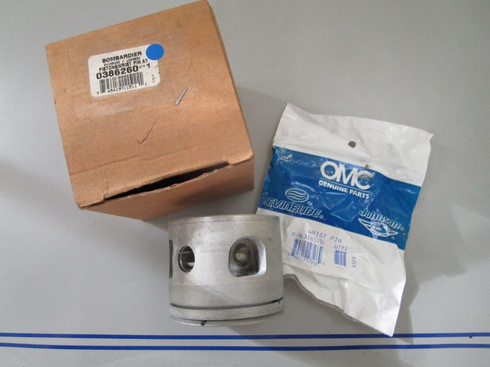 *NEW OEM* 0810 OMC Johnson Evinrude Piston & Wrist Pin Assembly 386260 0386260
