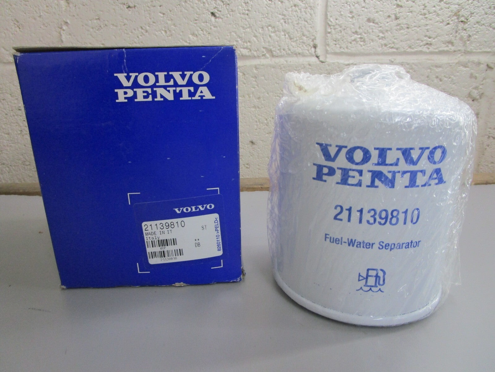 *NEW OEM* 0810 Volvo Penta Fuel Filter Kit 21139810