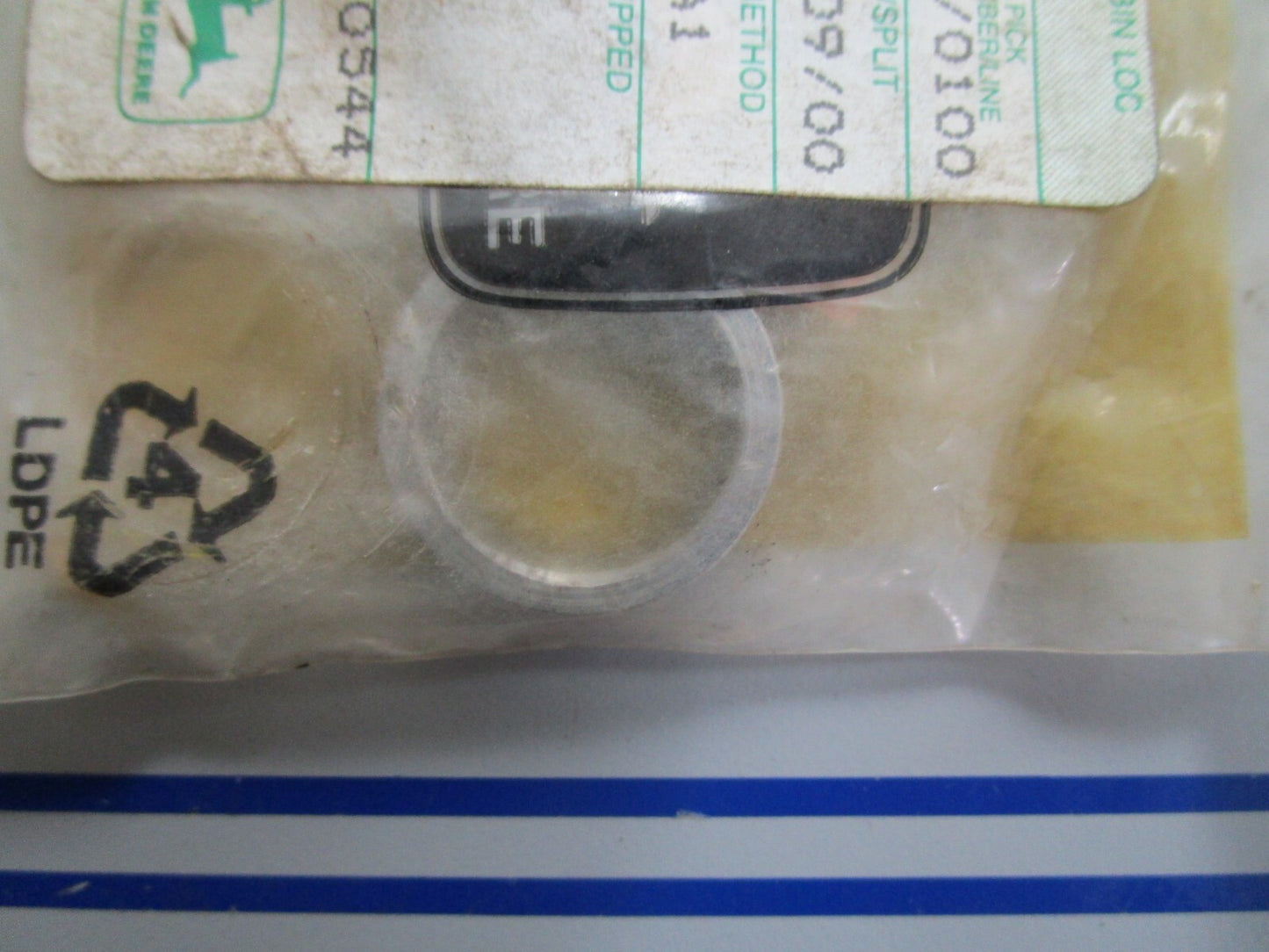 *NEW OEM* 0820 John Deere Spacer R72288