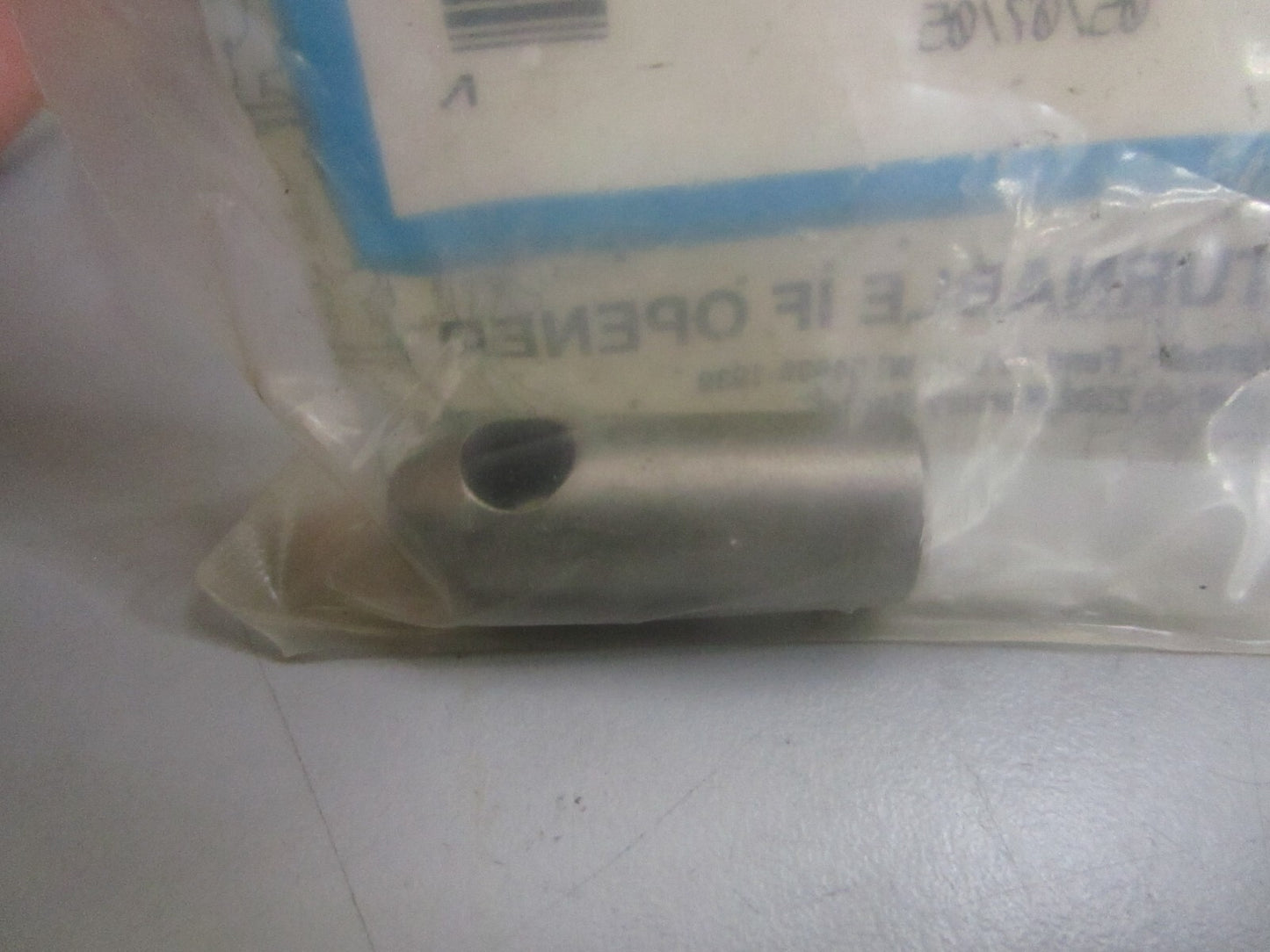 *NEW OEM* 0810 Mercury Quicksilver Connector F695685-1