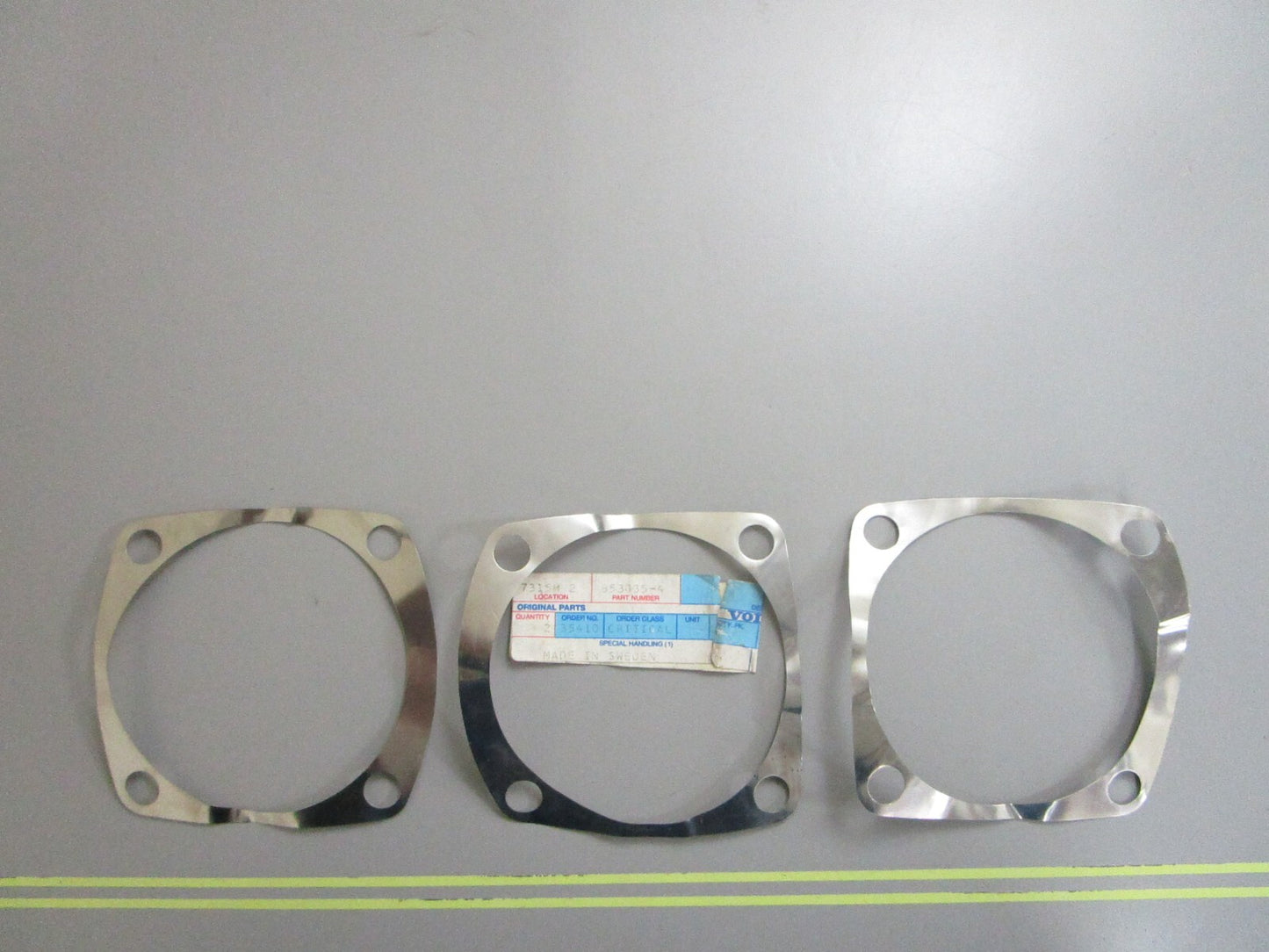 *NEW OEM* (LOT OF 3) 0810 Volvo Penta Shim 853035