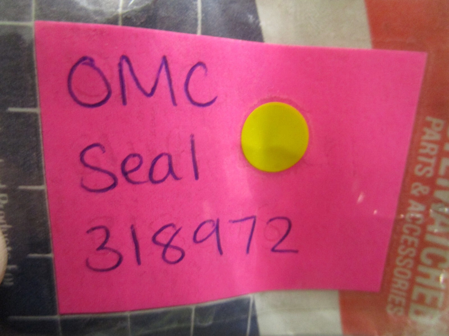 *NEW OEM* (LOT OF 2) 0810 OMC Johnson Evinrude Seal 318972 0318972