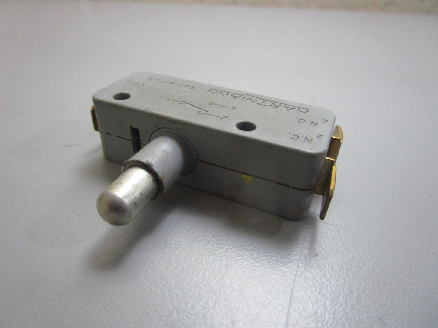 *NEW OEM* 0820 Volvo Penta Switch 850710