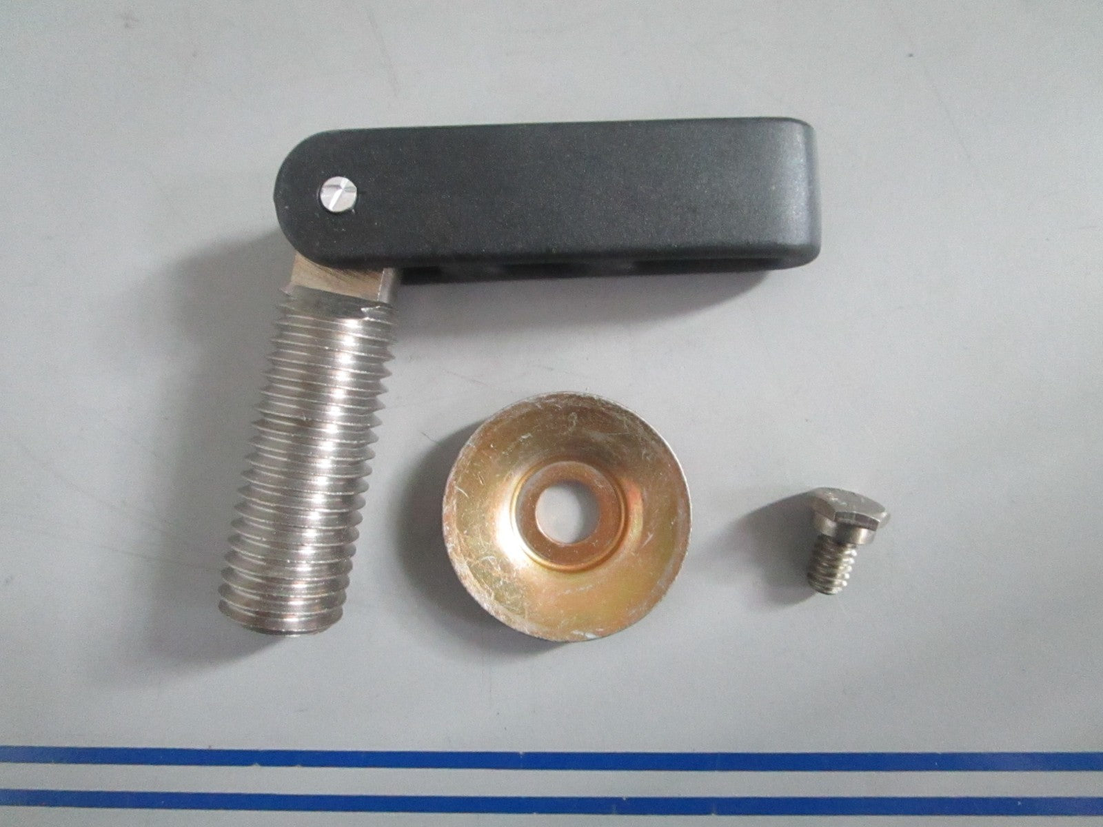 NEW OEM 391434 0391434 OMC Johnson Evinrude Clamp Bracket Screw Kit 0820