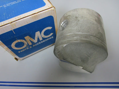 *NEW OEM* 0810 OMC Johnson Evinrude Piston 388673 322969 0388673 0322969