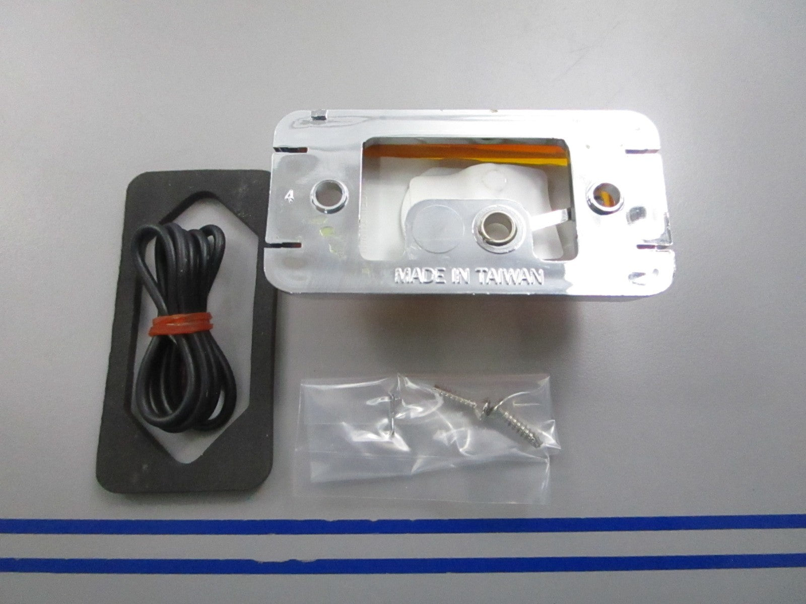 NEW 52541 Seachoice Marker Light 0810