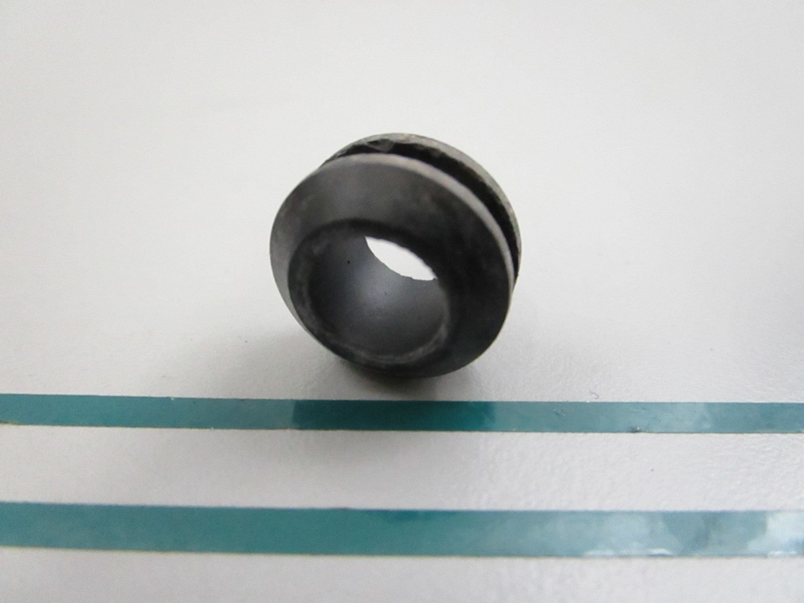 NEW OEM 90480-12M11 Yamaha Grommet 0810