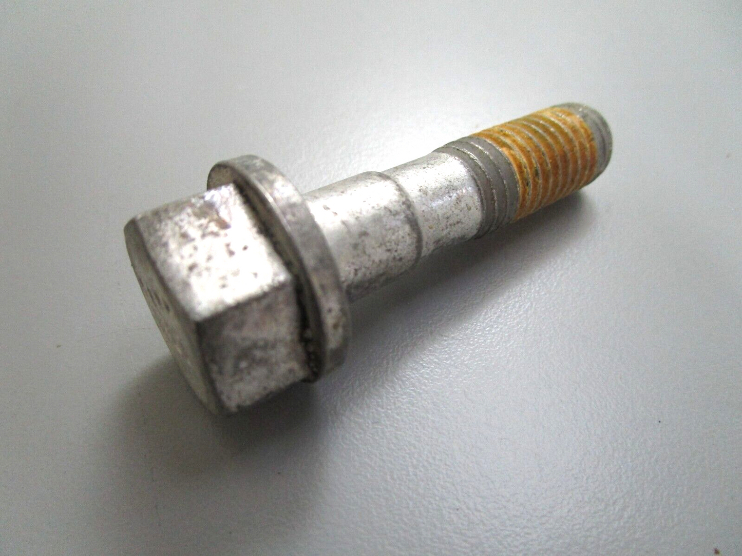 *NEW OEM* 0750 OMC Johnson Evinrude STEERING ARM SCREW 343024 0343024