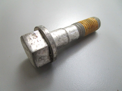 *NEW OEM* 0750 OMC Johnson Evinrude STEERING ARM SCREW 343024 0343024