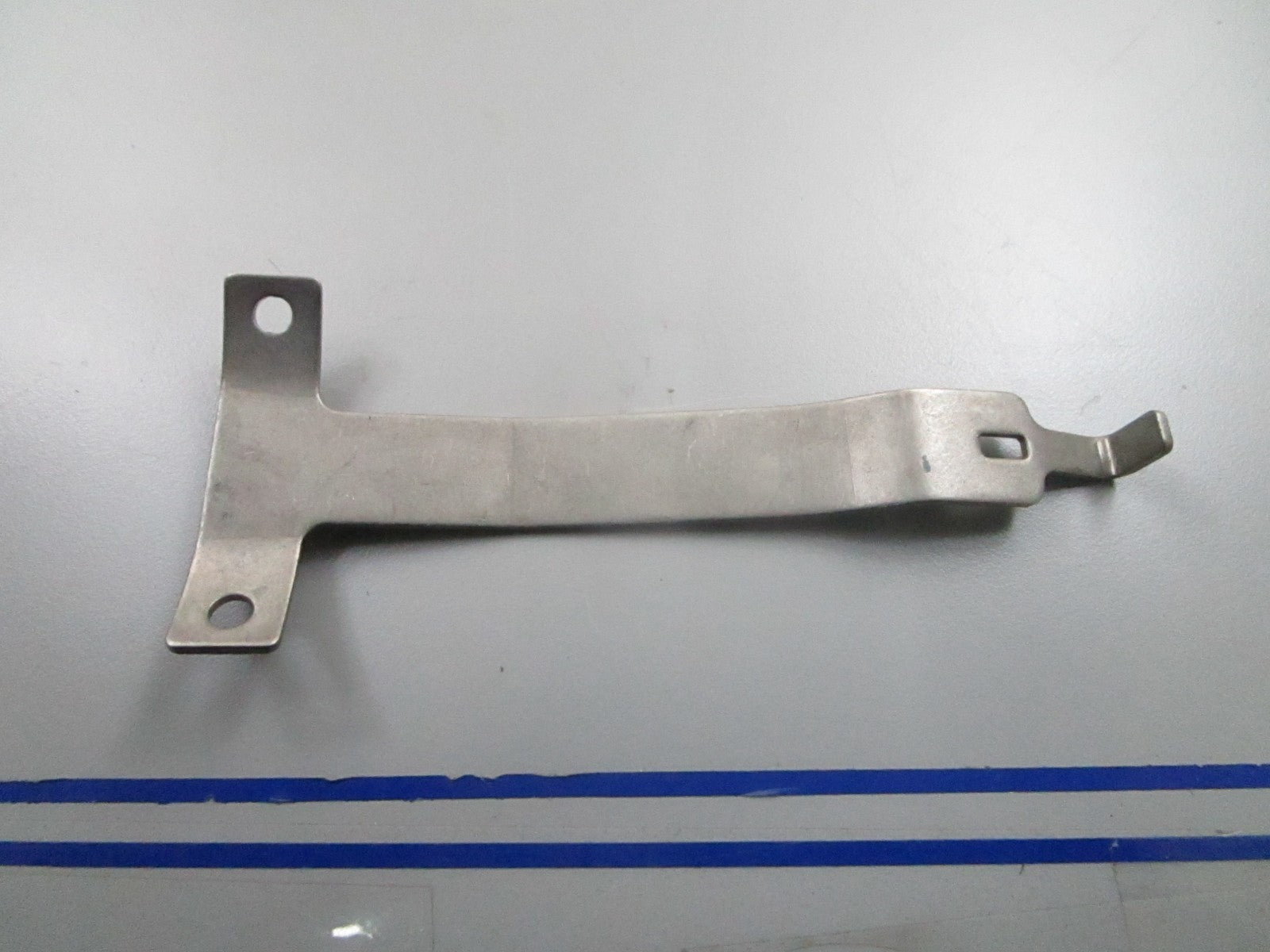*NEW OEM* 0810 Mercury Quicksilver Bracket 72264A1