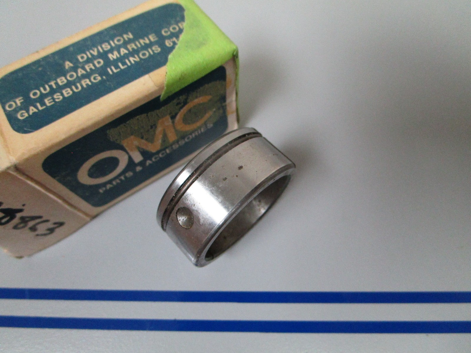 NEW OEM 318863 0318863 OMC Johnson Evinrude Center Bearing Split Sleeve 0720