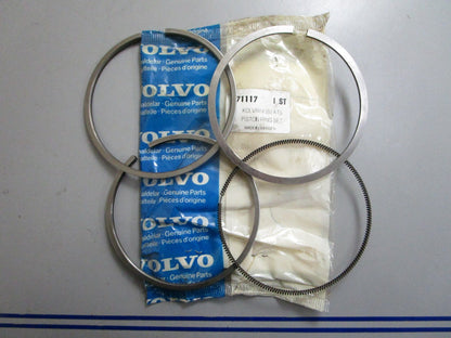 *NEW OEM* 0820 Volvo Penta Piston Ring Kit 271117