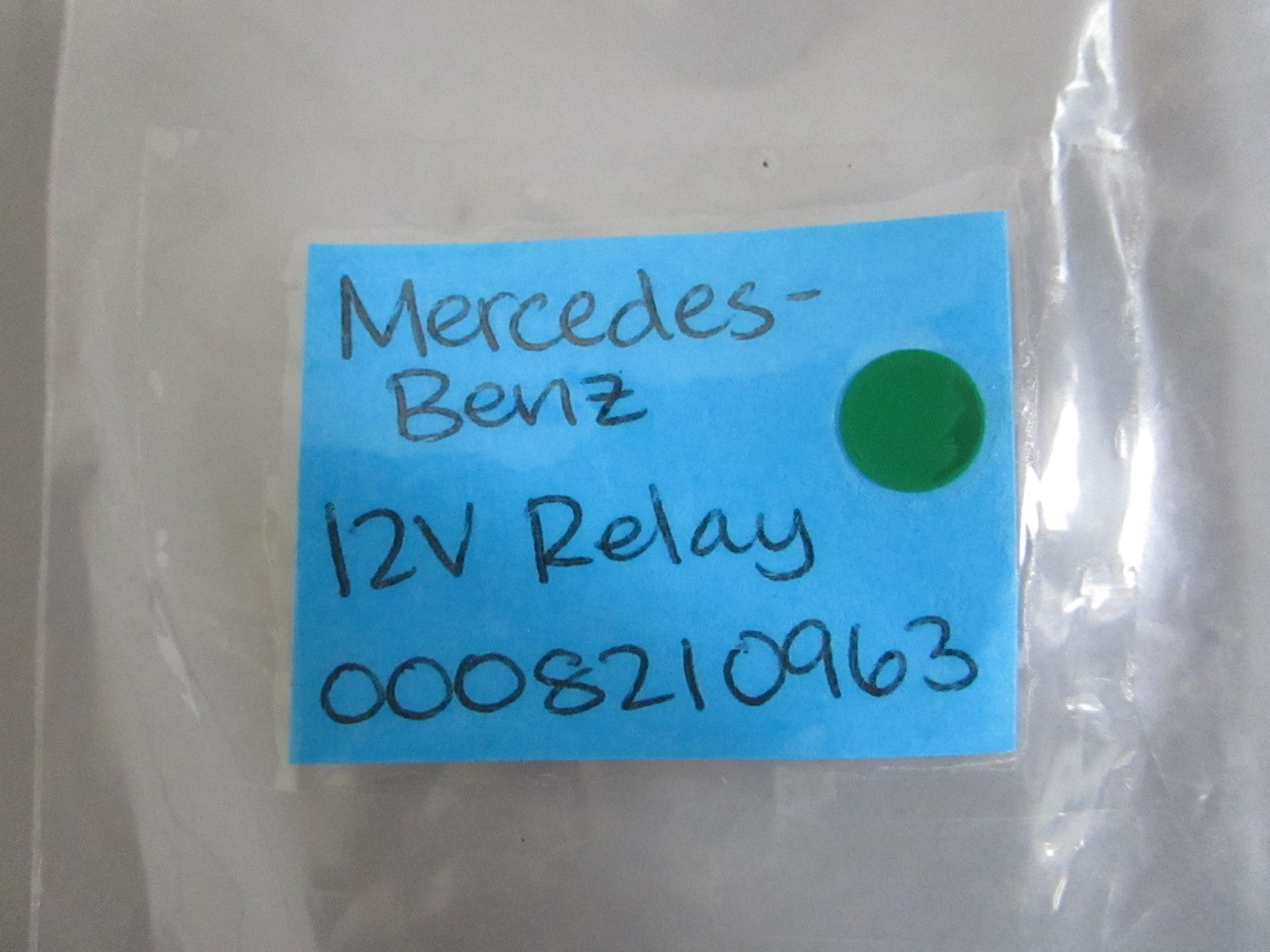 NEW OEM 0008210963 Mercedes-Benz 12V Relay 0820